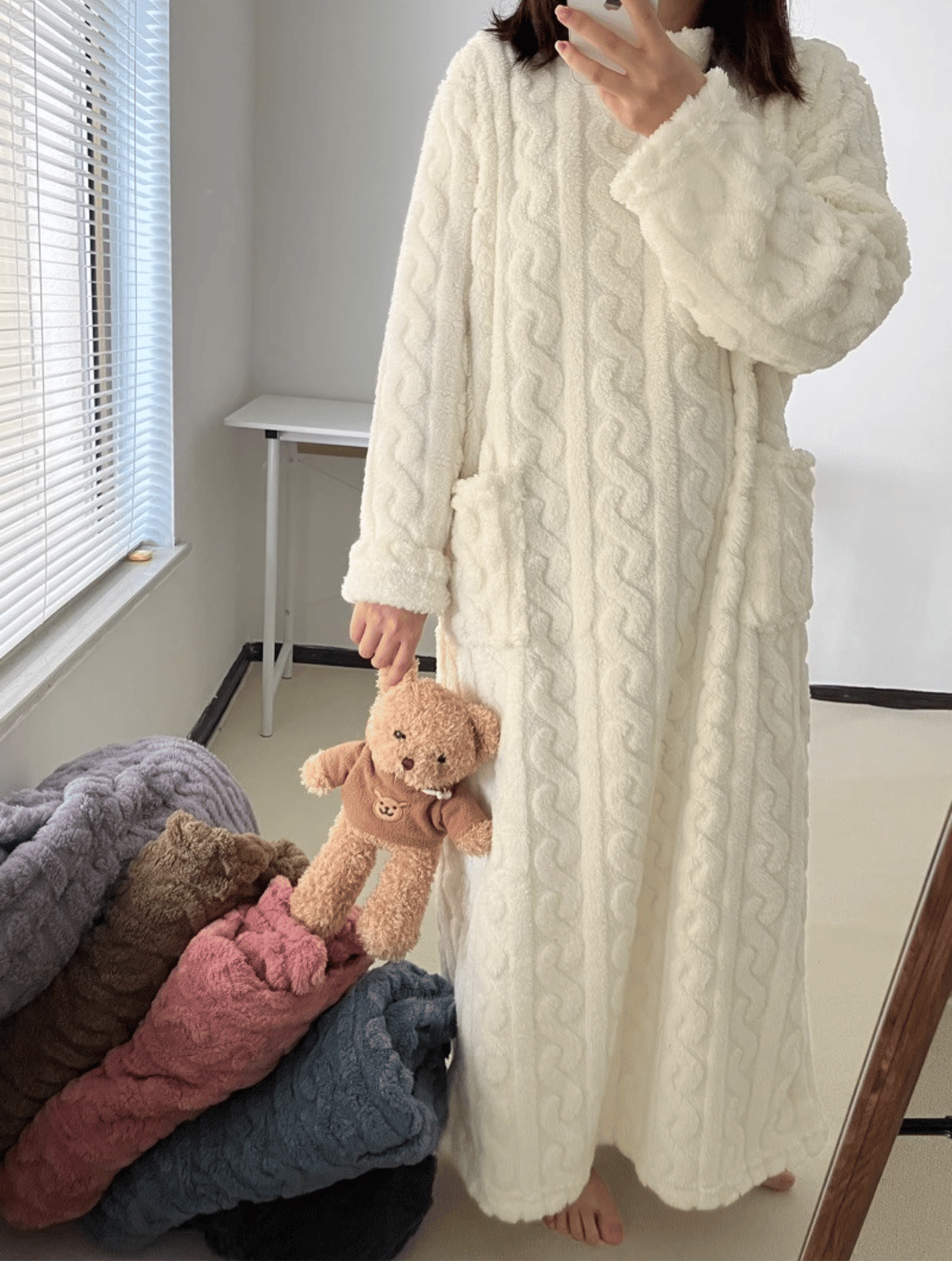 Podzimní a zimní domácí oblečení z korálového flísu Dotek oblaku, měkká a teplá něha“