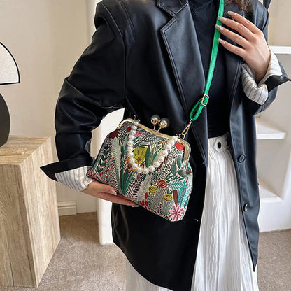 Kabelka přes rameno ve tvaru mušle s květinovým vzorem – elegantní design, všestranný řetízkový popruh, prostorná a stylová