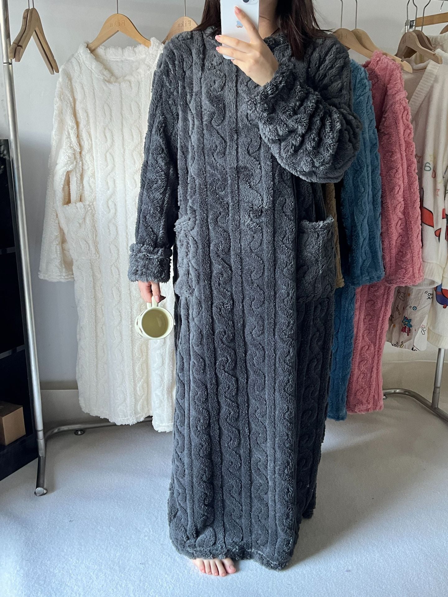 Podzimní a zimní domácí oblečení z korálového flísu Dotek oblaku, měkká a teplá něha“