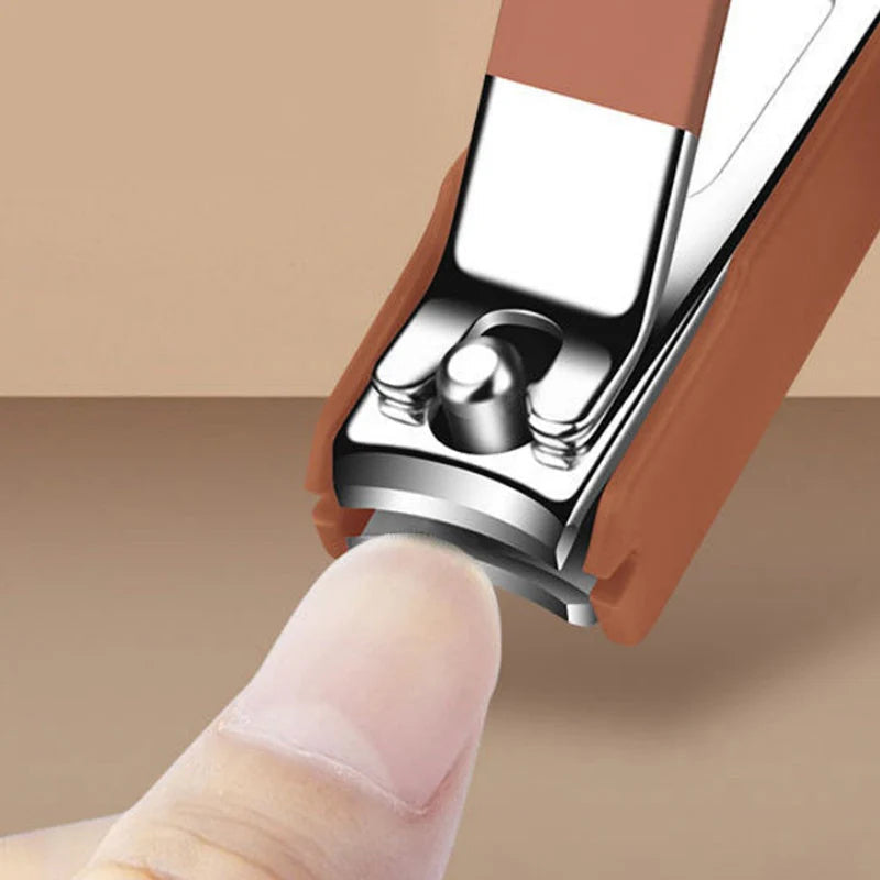 Přenosná 7-dílná sada na manikúru s kleštičkami na nehty