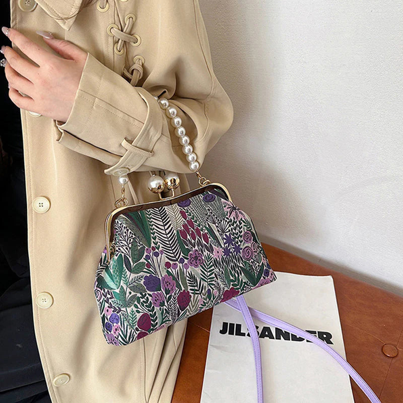 Kabelka přes rameno ve tvaru mušle s květinovým vzorem – elegantní design, všestranný řetízkový popruh, prostorná a stylová