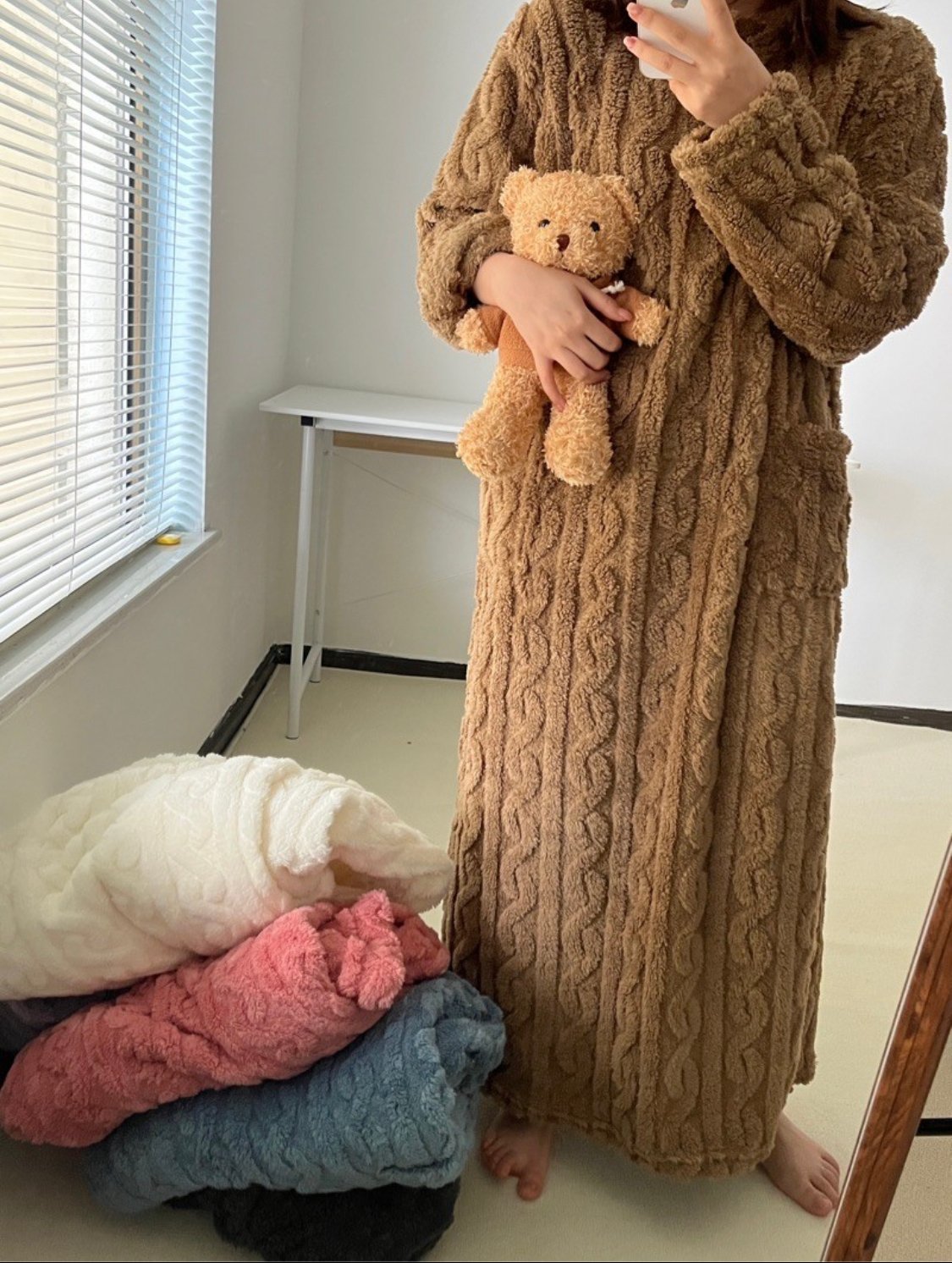 Podzimní a zimní domácí oblečení z korálového flísu Dotek oblaku, měkká a teplá něha“