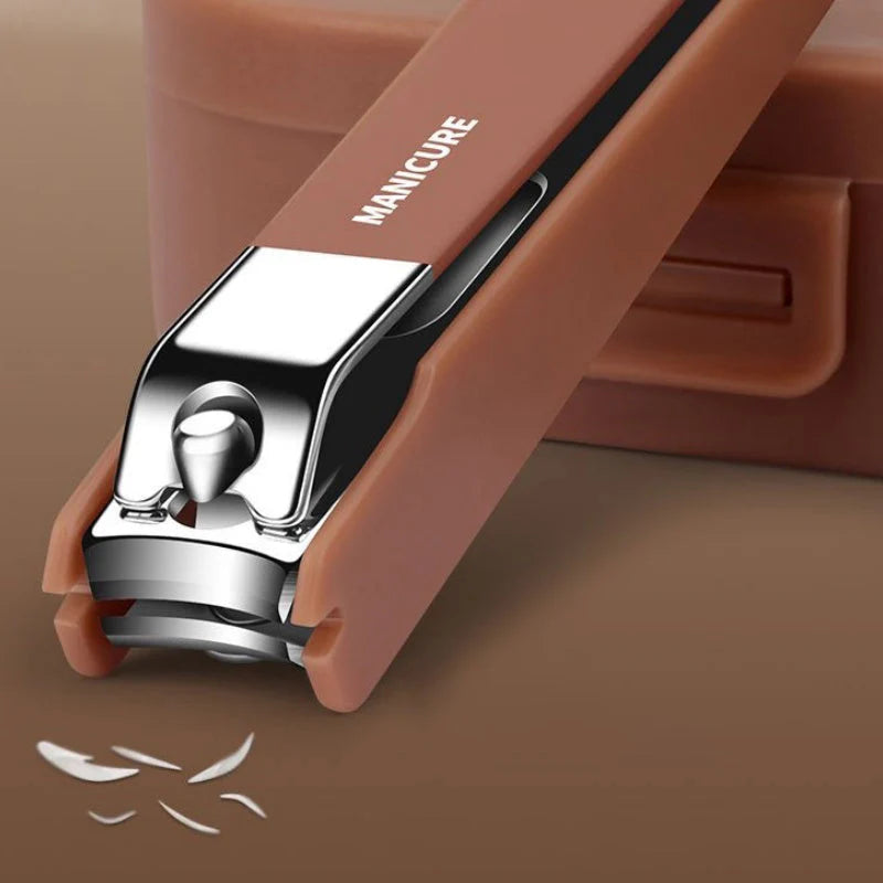 Přenosná 7-dílná sada na manikúru s kleštičkami na nehty