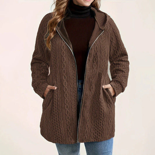 Bunda s kapucí, volným střihem a texturovanou tkaninou